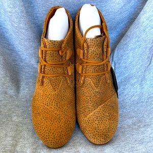 Toms Wmn Kala Tan Mini Cheetah Suede Booties